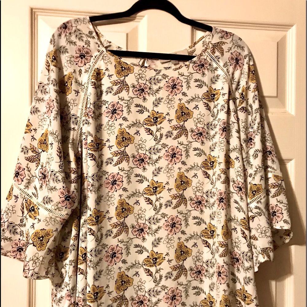 LOFT PLUS BELL SLEEVES FALL TOP